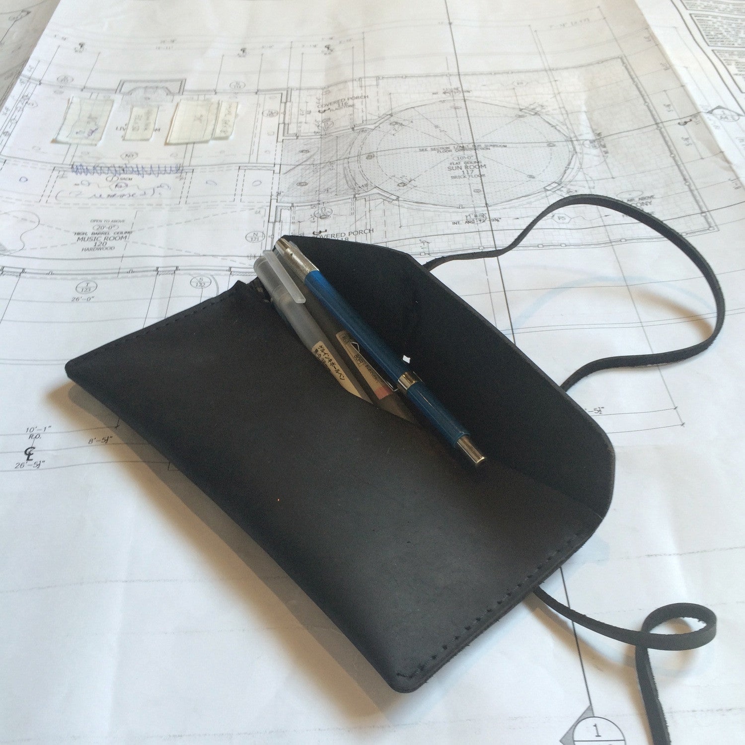LEATHER CASE